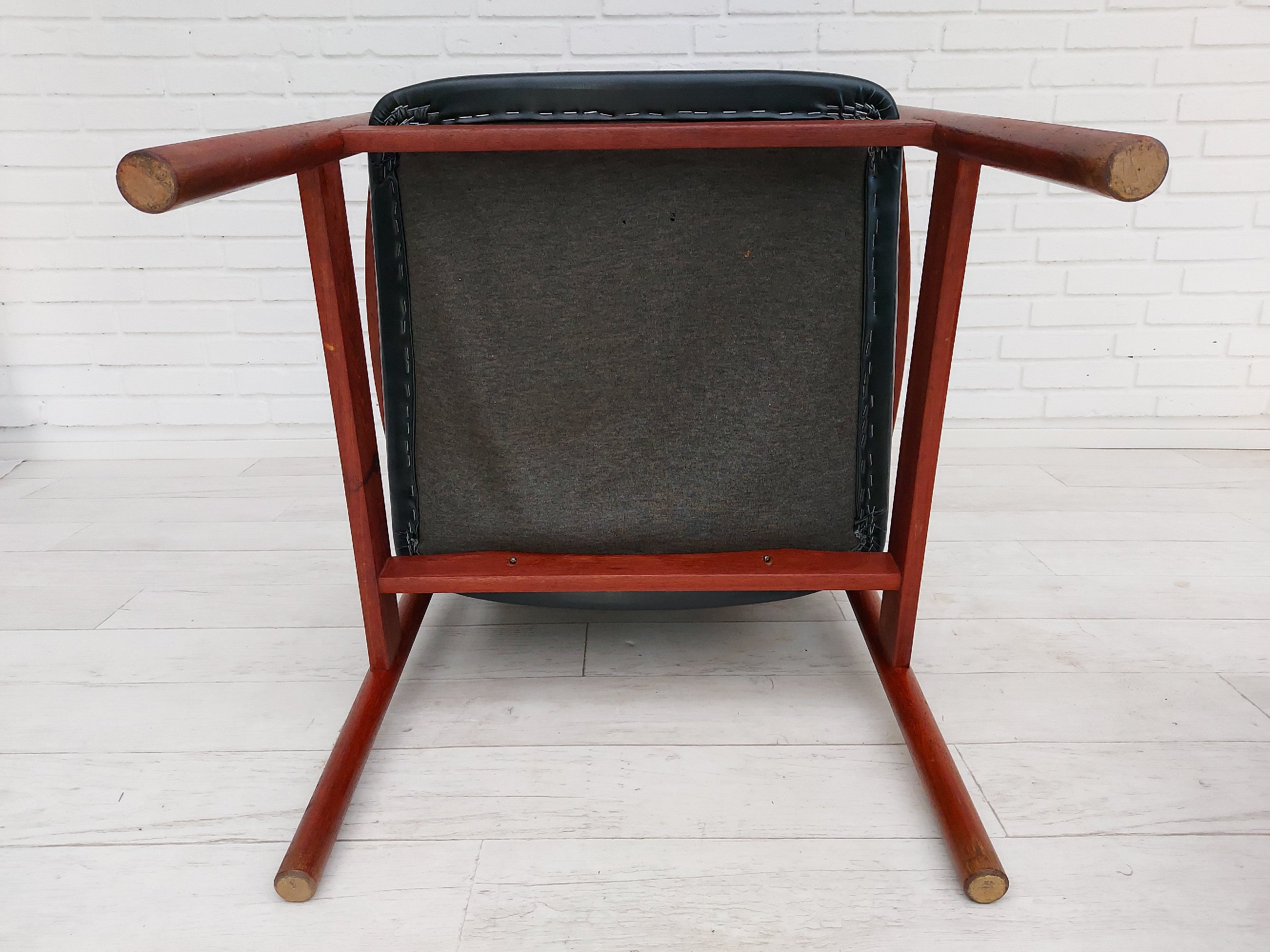 Dansk lænestol med skammel, teaktræ, original meget god stand, 60'erne