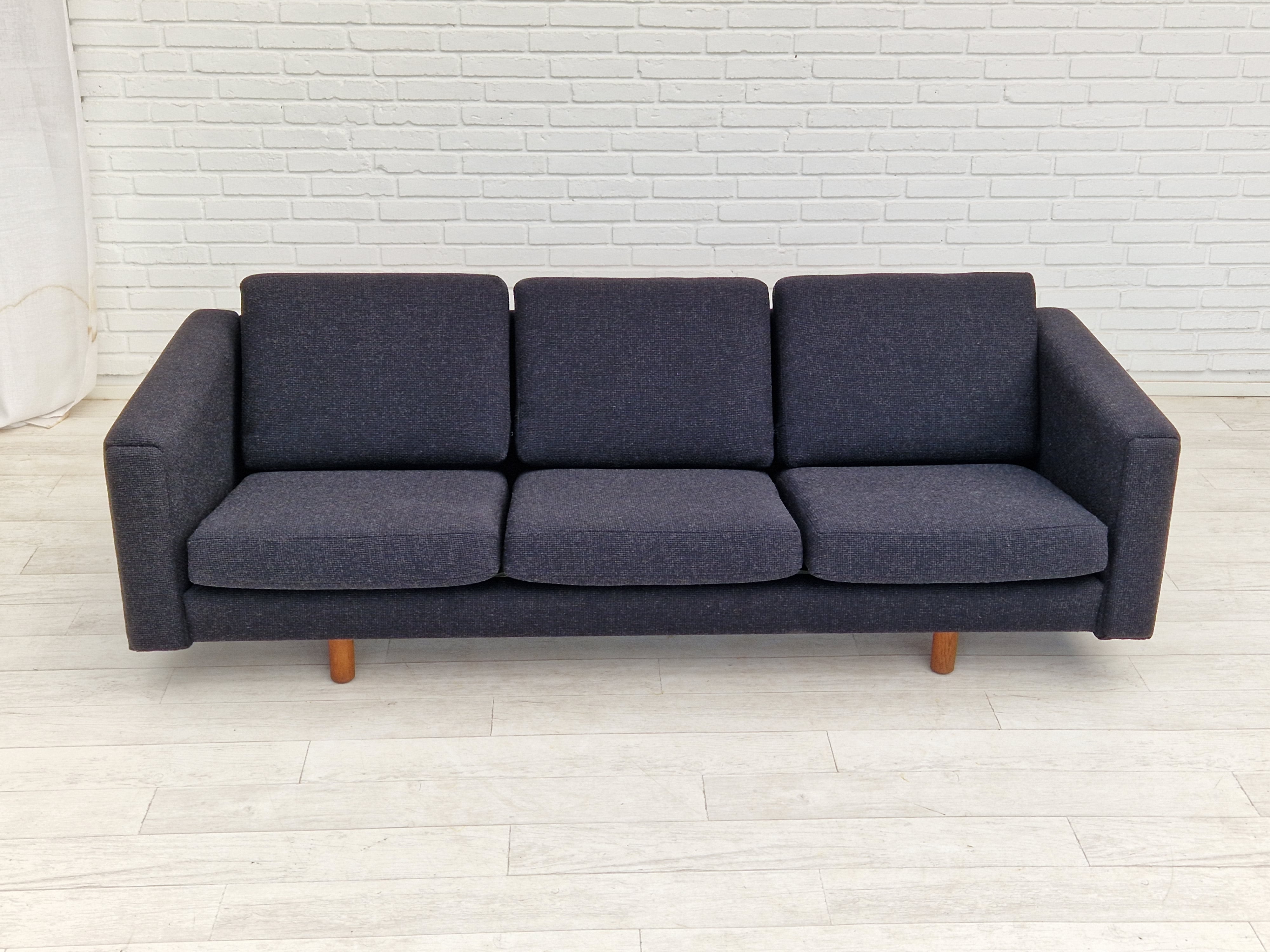 70erne, Dansk design af H.J.Wegner, model GE 300, total renoveret sofa.