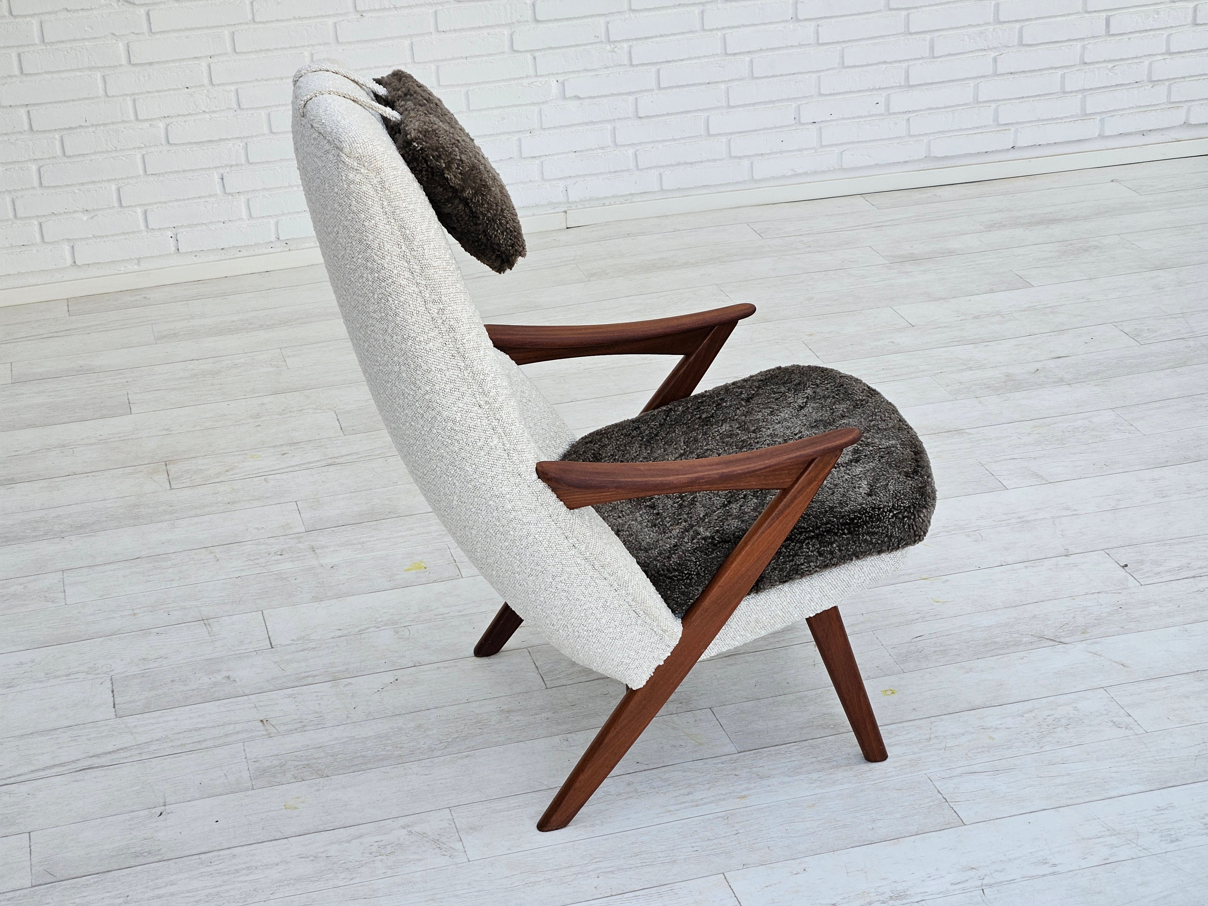 1960erne, skandinavisk design, total renoveret højrygget lænestol, møbelstof, fåreskind, teak.