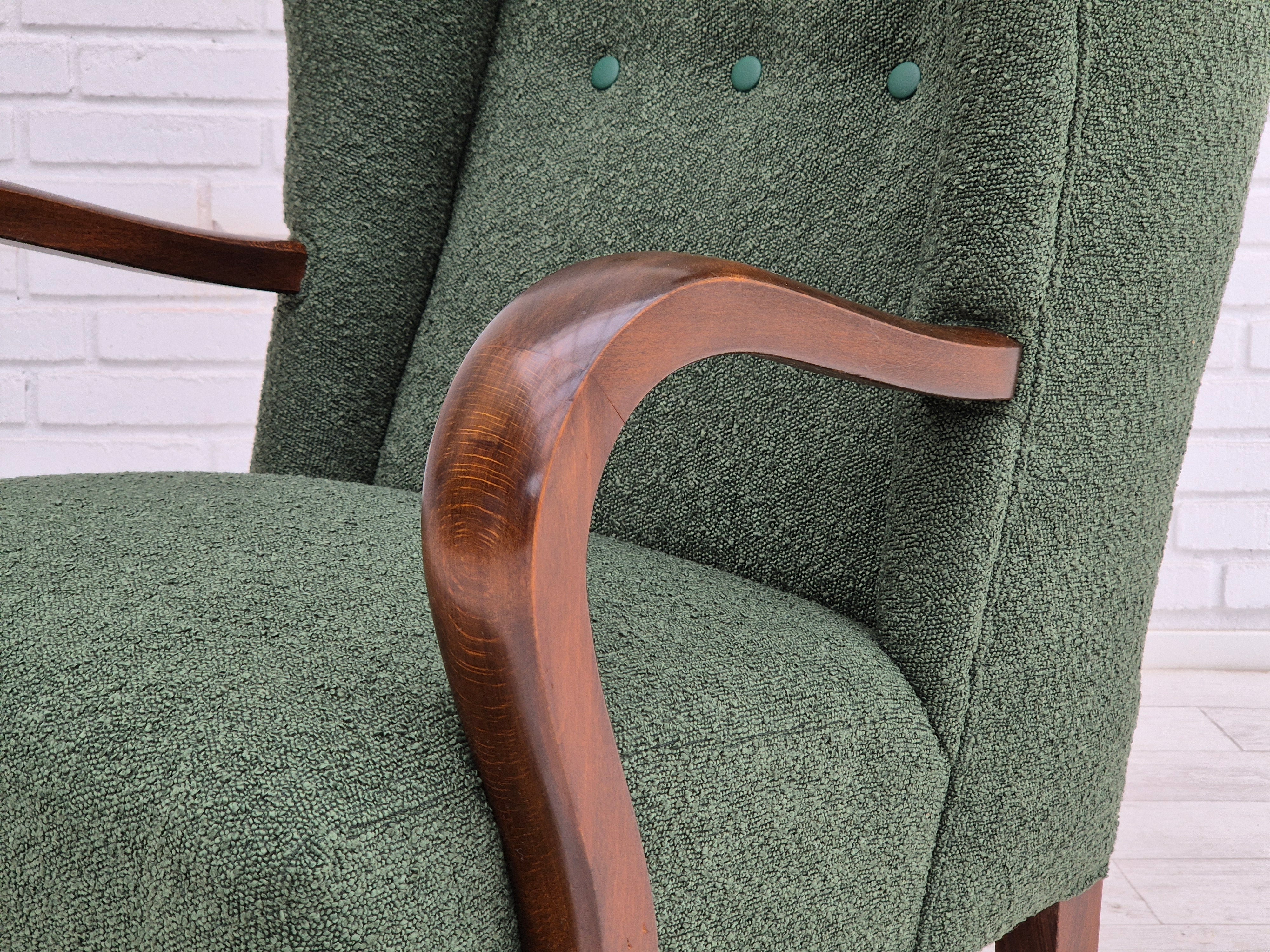 1950erne, Dansk design, renoveret højrygget øreklapstol, flaske grøn, bøgtræ.