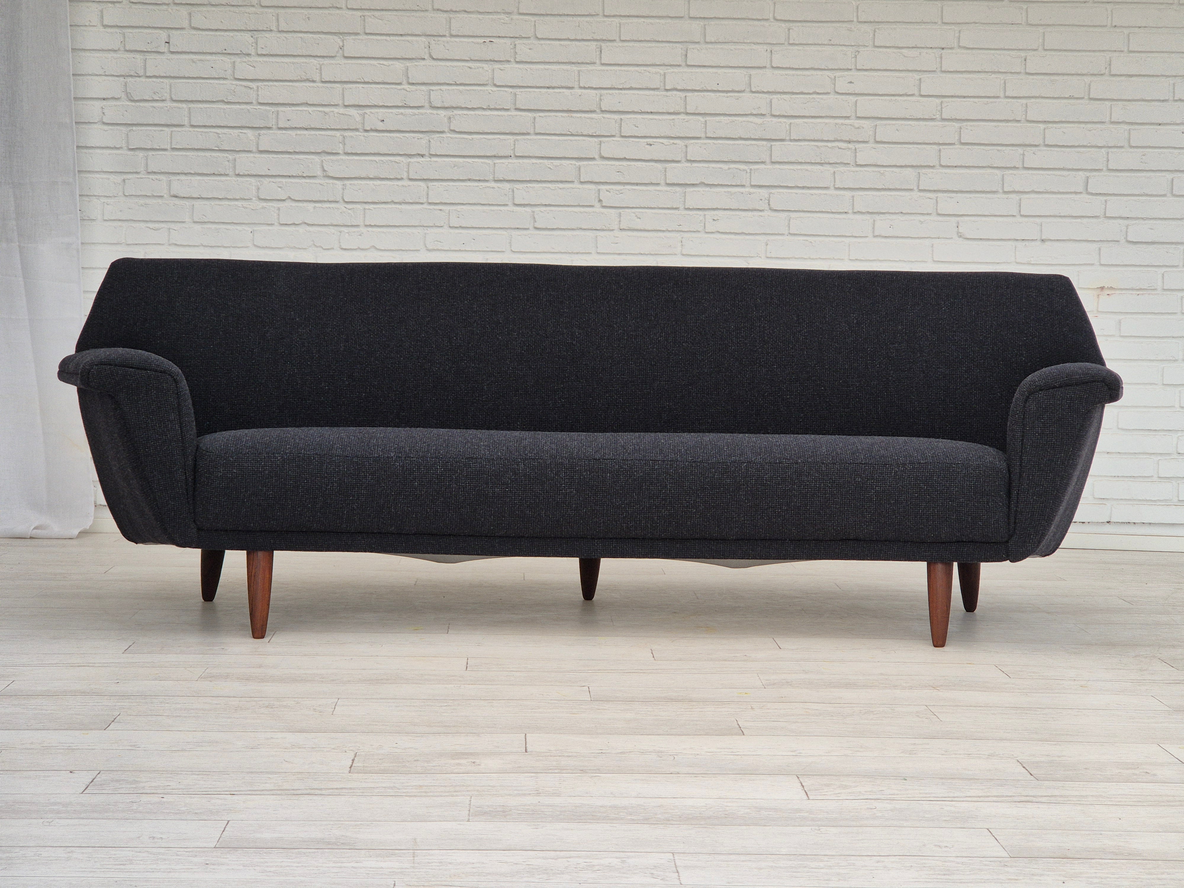 1960erne, Dansk design af Georg Thams for Vejen Polstermøbelfabrik, total renoveret 3 pers. sofa model 53.