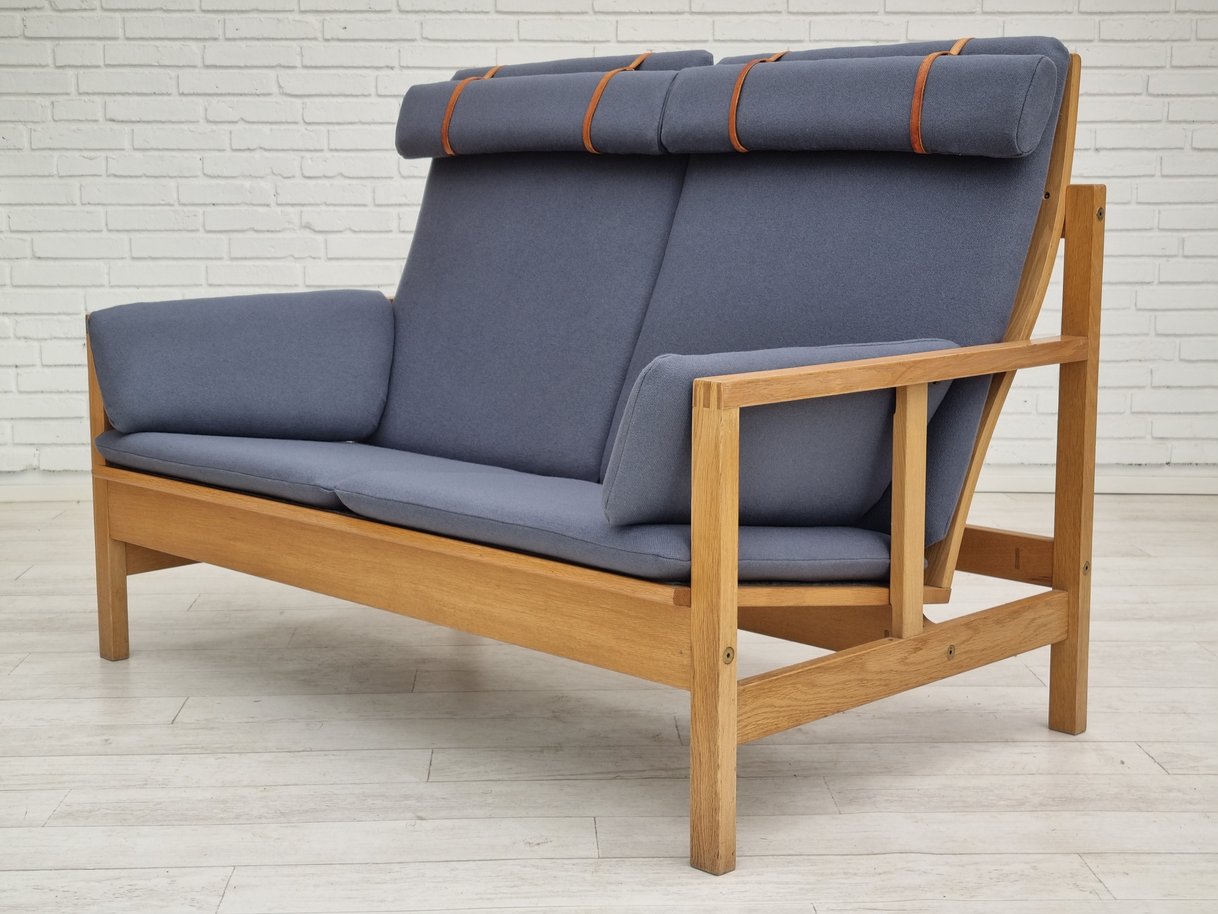 70erne, Dansk design af Børge Mogensen, renoveret sofa, model 2252, egtræ, møbeluld