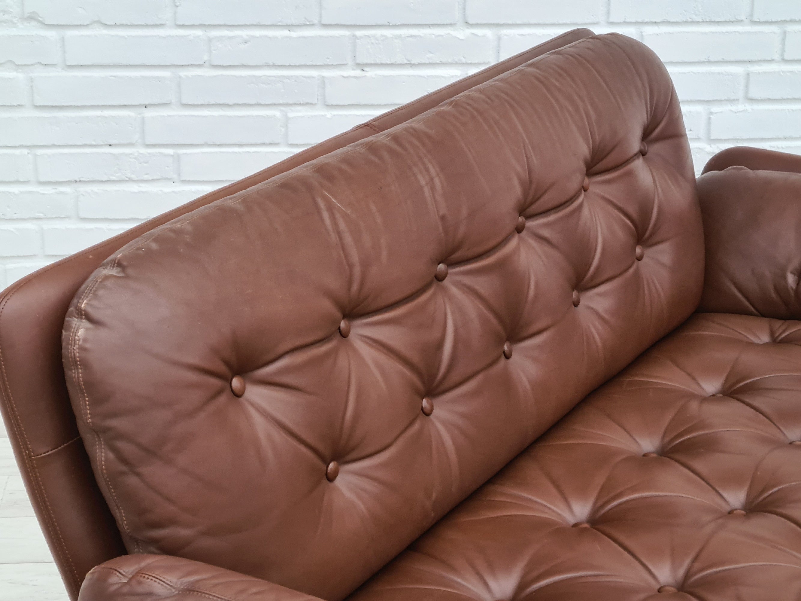 Dansk 2 pers. sofa, original brun læder, 70erne