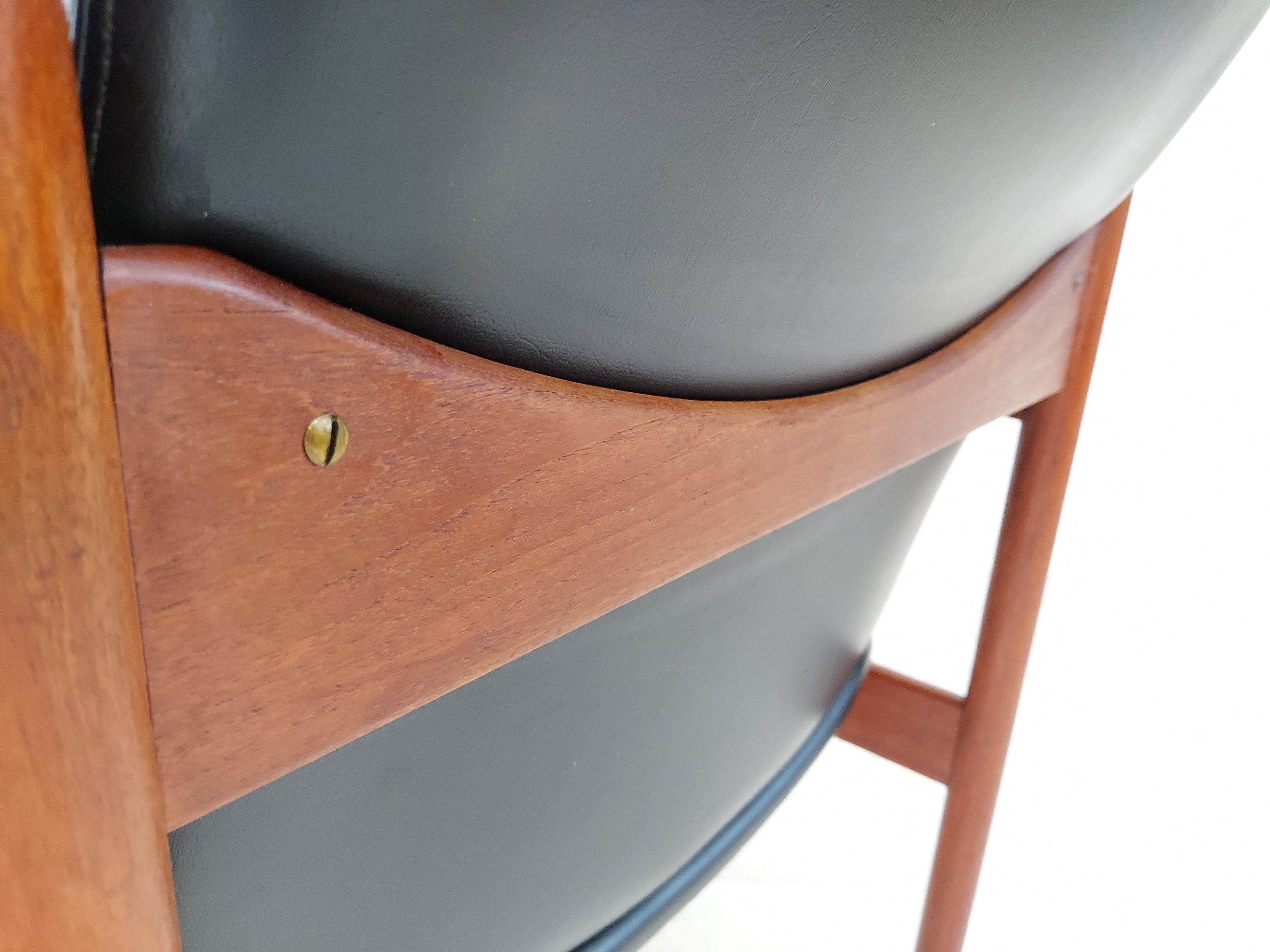 Dansk lænestol med skammel, teaktræ, original meget god stand, 60'erne